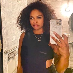 Chic Black Sleeveless Top